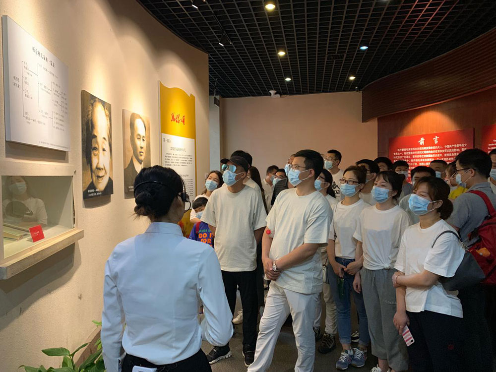 8-华中区域组织全体员工赴长沙开慧镇开展党史学习教育。。。。。。.jpg